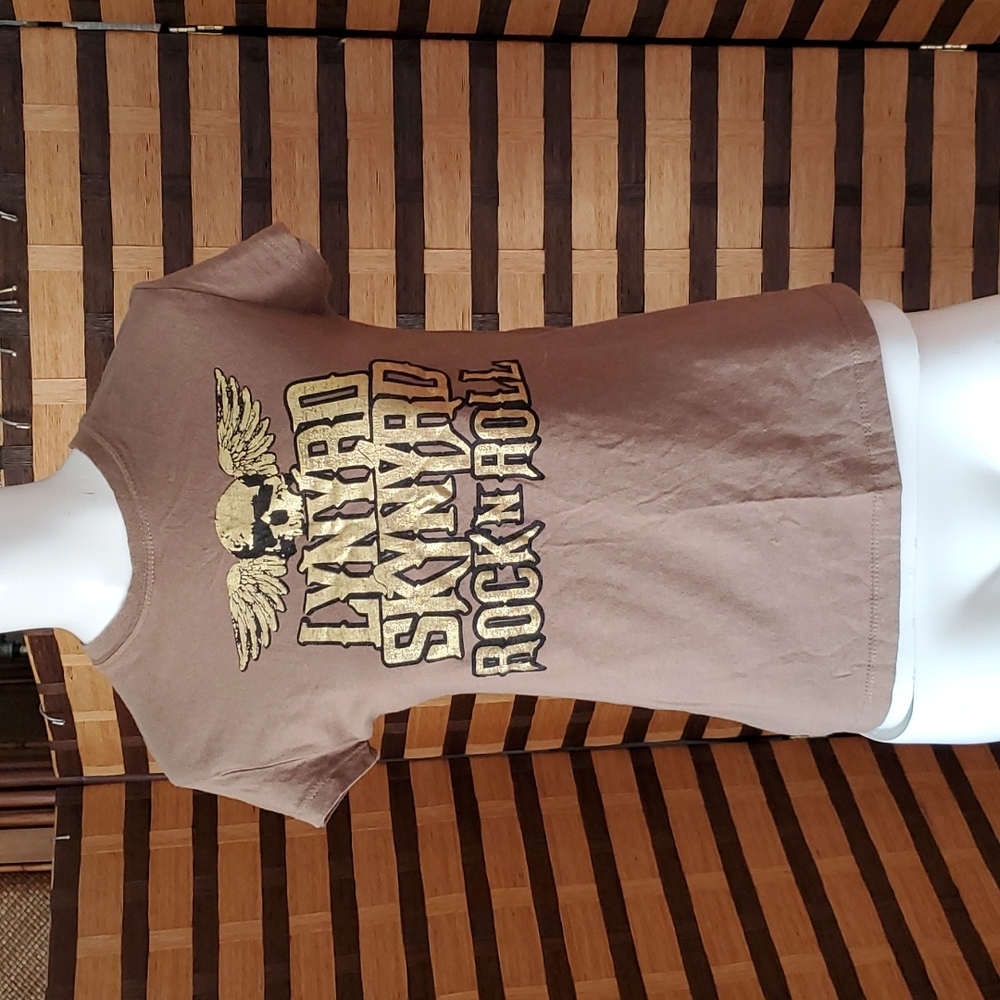 Leonard skinner tshirt